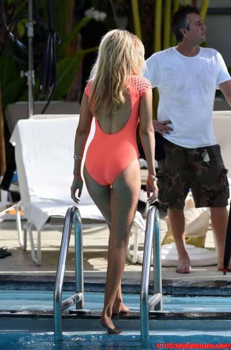 Gigi Hadid bikini